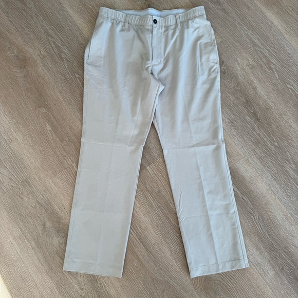 Under Armour Other - Under Armour air vent tan pants golf